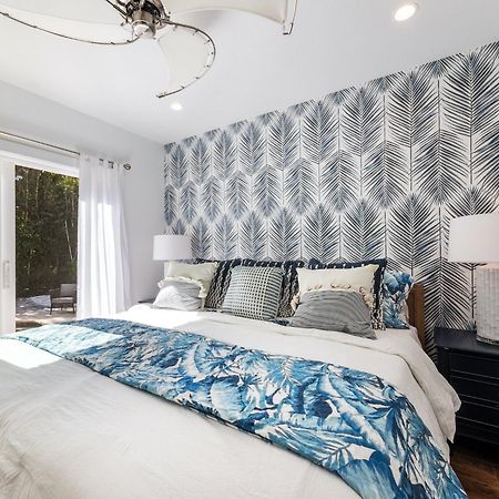 Sandy Pants - Designer Beach Chic Home Steps To Beach Backyard Oasis W Heated Pool Anna Maria Extérieur photo