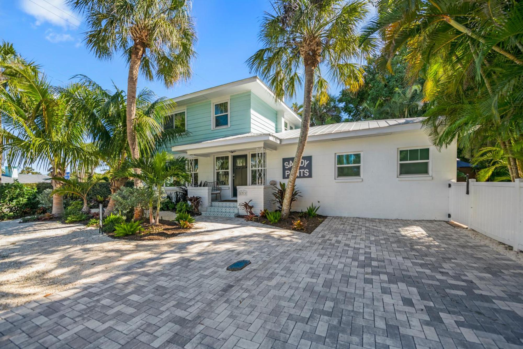 Sandy Pants - Designer Beach Chic Home Steps To Beach Backyard Oasis W Heated Pool Anna Maria Extérieur photo