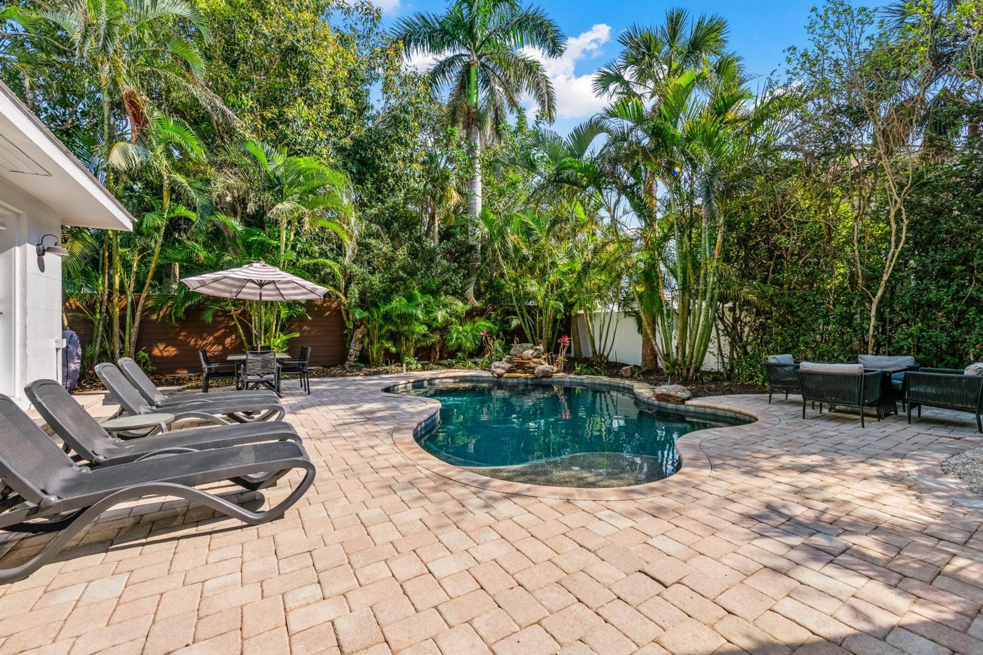 Sandy Pants - Designer Beach Chic Home Steps To Beach Backyard Oasis W Heated Pool Anna Maria Extérieur photo